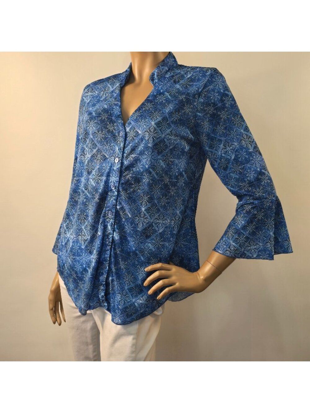 Sno Skins Button Down Top Blue Tile Pattern Flouncy Sleeve Size Oversized Small